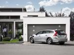 Volvo V60 Plug-in Hybrid 2011 года